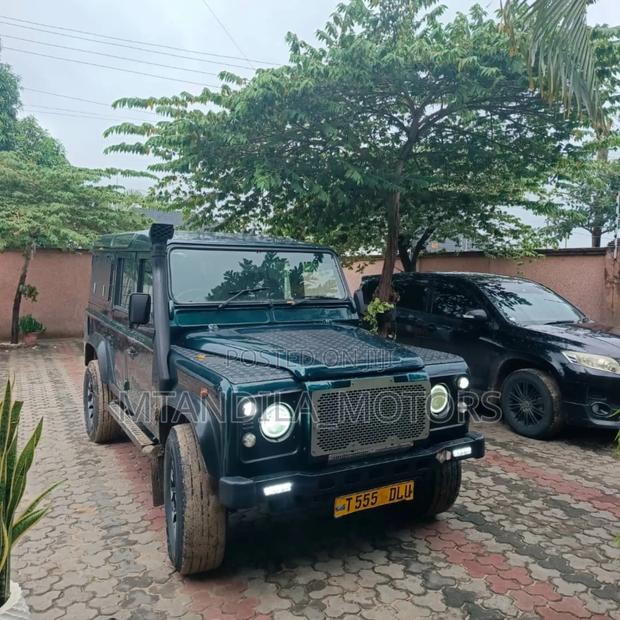 Land Rover Defender Puma 90 SW 2011 Blue