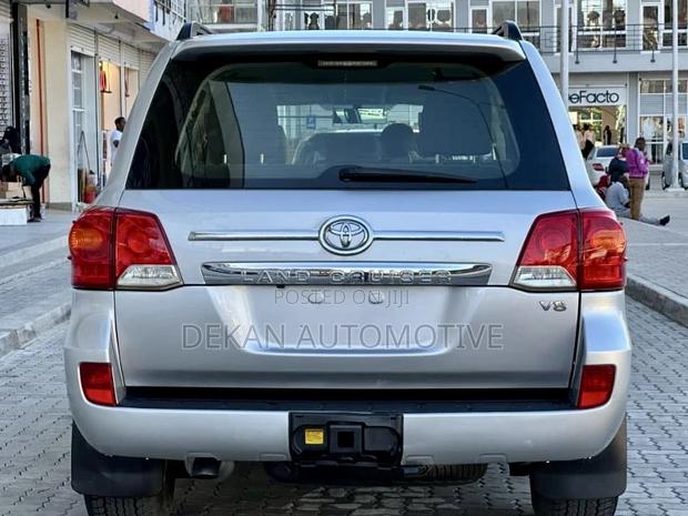 Toyota Land Cruiser 4.5 V8 VXR 2010 Silver