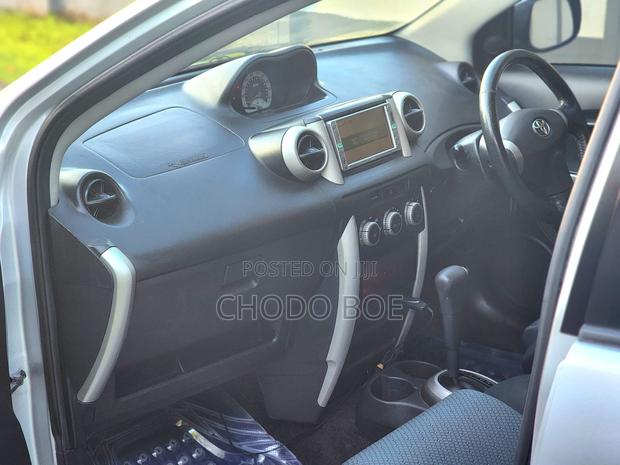 Toyota IST 2007 Silver
