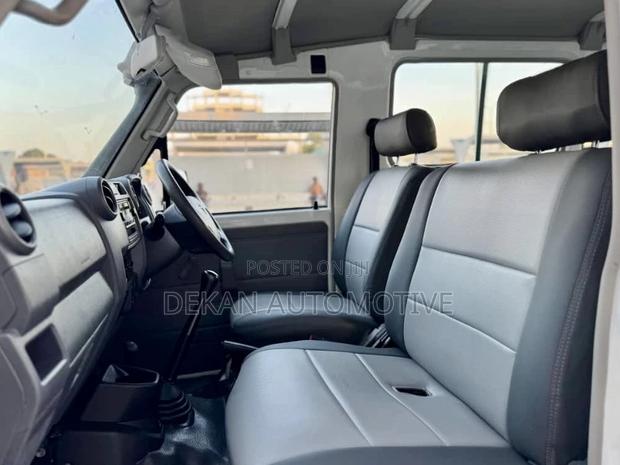 Toyota Land Cruiser 4.0 V6 GX-R 2012 White