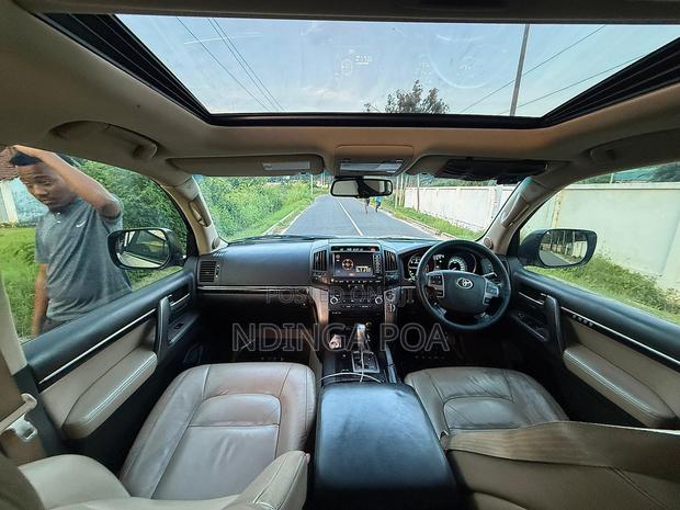 Toyota Land Cruiser 5.7 V8 VX-S 2009 Gold
