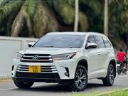 Toyota Kluger 2016 White for sale