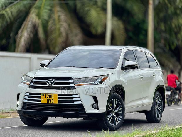 Toyota Kluger 2016 White