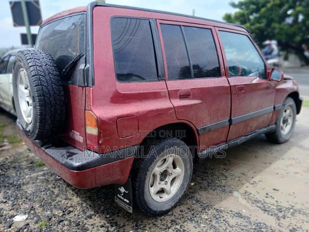 Suzuki Escudo 1999 Pink