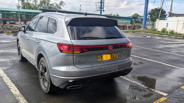Volkswagen Touareg 2023 Silver