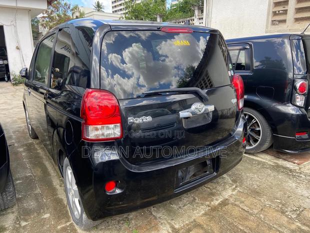 Toyota Porte 1.3 FWD 2014 Black