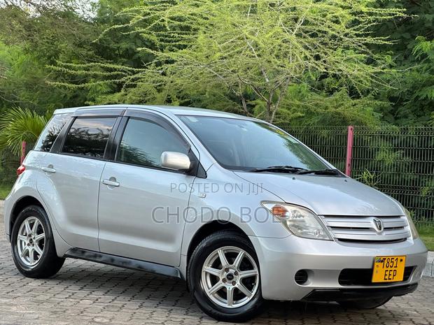 Toyota IST 2003 Silver