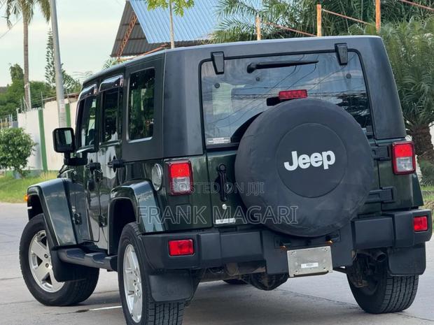 Jeep Wrangler Sahara 2010 Green