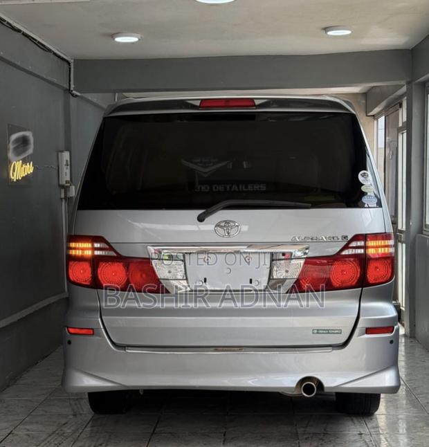 Toyota Alphard 2.4 Petrol FWD 2008 Gray