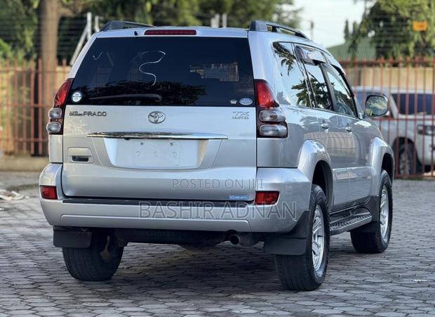 Toyota Land Cruiser Prado 2.7 5dr 2004 Silver