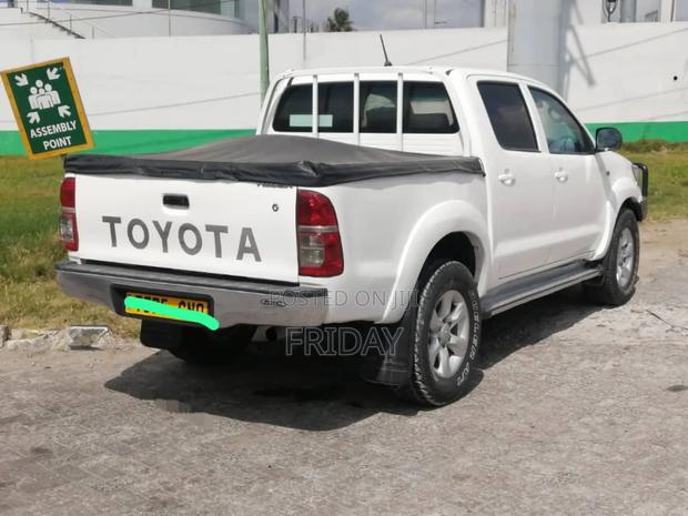 Toyota Hilux 2018 White