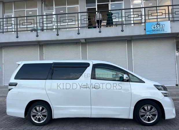Toyota Vellfire 2011 White