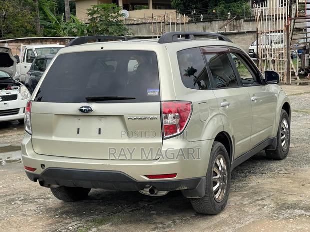 Subaru Forester 2009 Gold