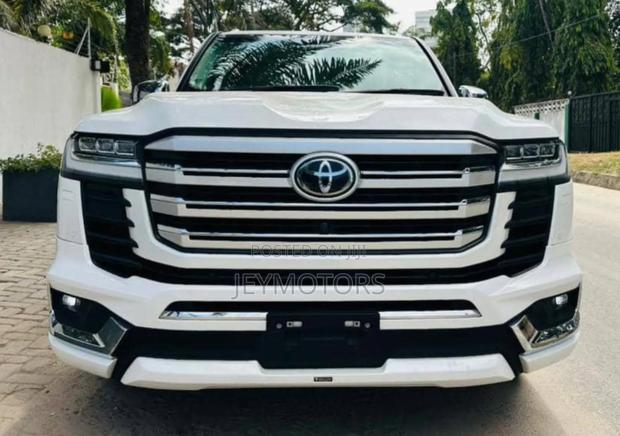 New Toyota Land Cruiser 2023 Pearl