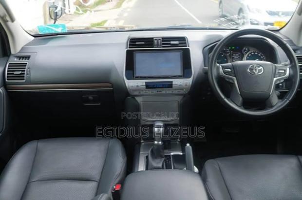Toyota Land Cruiser Prado 2021 Black