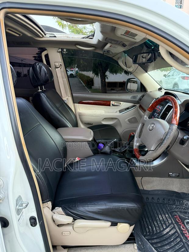 Toyota Land Cruiser Prado 2005 White