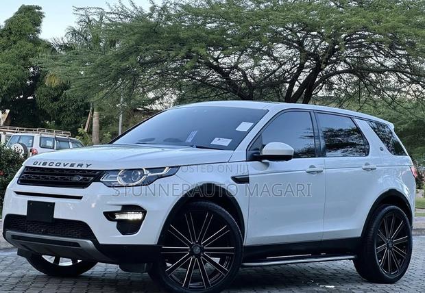 Land Rover Discovery Sport 2016 White