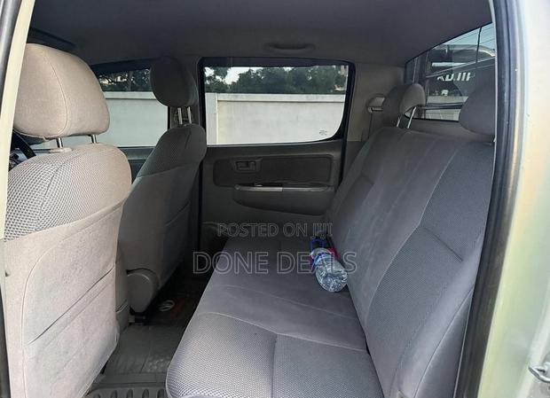Toyota Hilux 2006 Silver