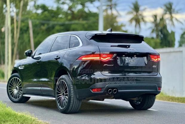 Jaguar F-Pace 2019 Black