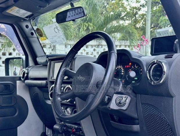 Jeep Wrangler 2010 Silver