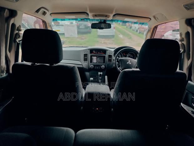 Mitsubishi Pajero V90 3.8 V6 GLS/GLX 2015 Black