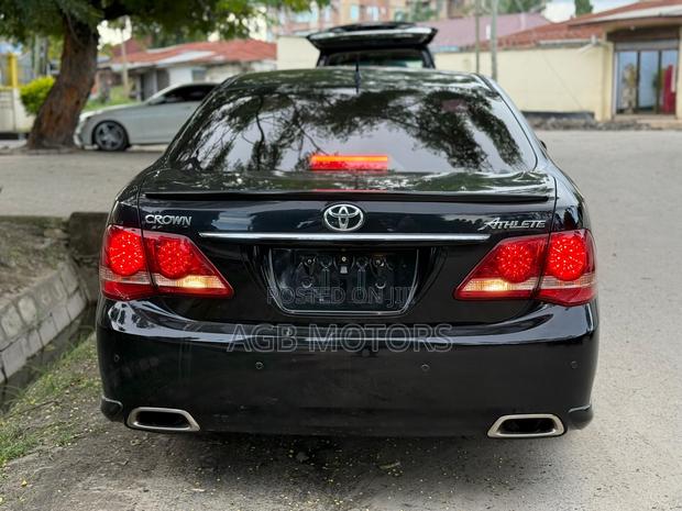 Toyota Crown 2009 Black