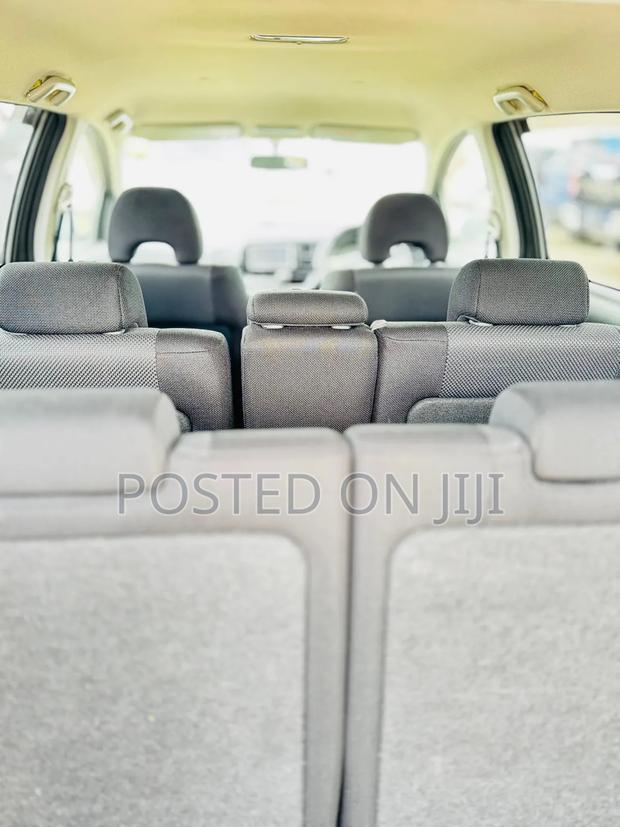 Toyota Wish 2003 Silver