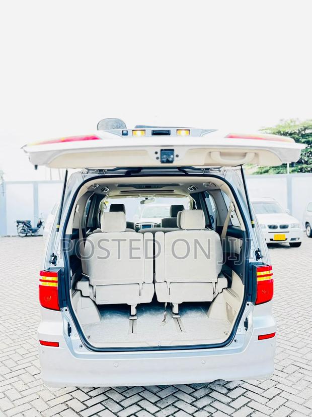 Toyota Alphard 2006 Silver