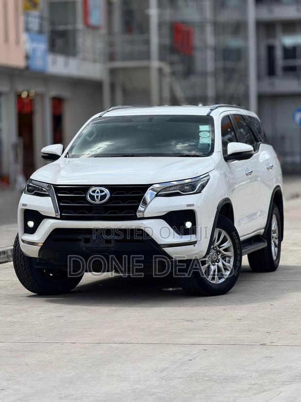 Toyota Fortuner 2021 White