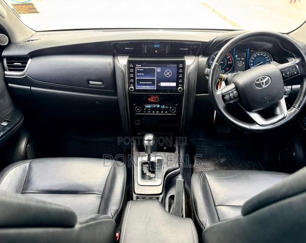 Toyota Fortuner 2021 White