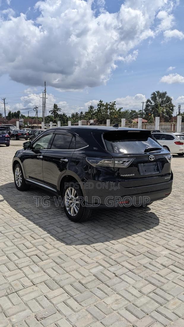 Toyota Harrier 2.0 2015 Black