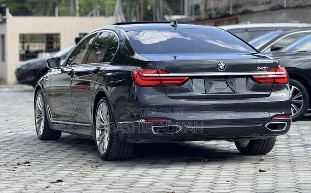 BMW 740 2016 Gray