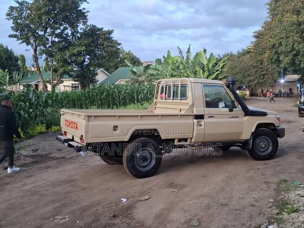 Toyota Land Cruiser 3.0 D 2003 Beige