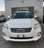 Toyota Vanguard 2011 Off white for sale