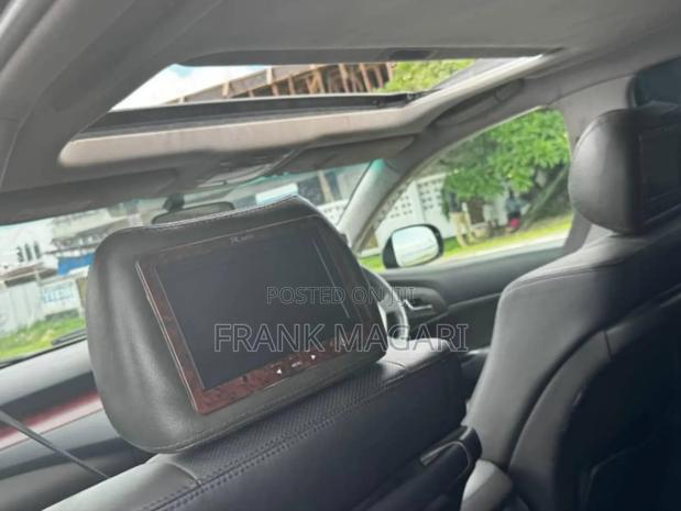 Toyota Crown 2010 Black