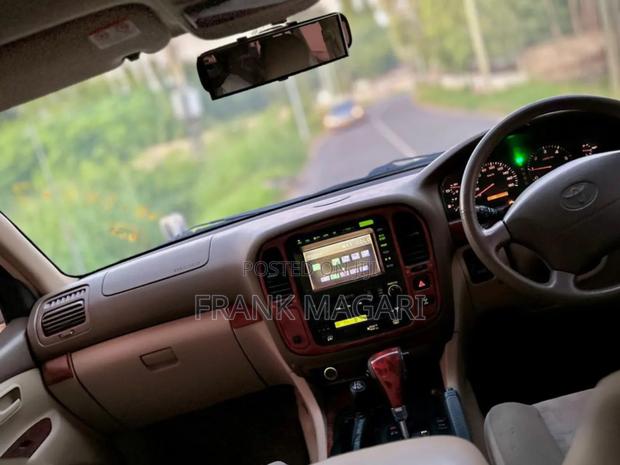 Toyota Land Cruiser 90 Automatic 2000 Silver