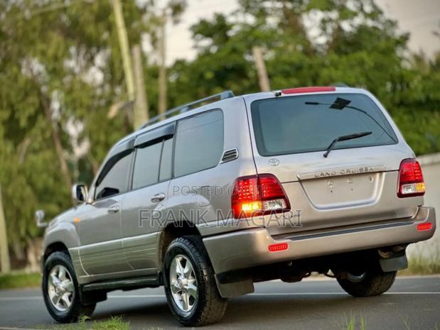 Toyota Land Cruiser 90 Automatic 2000 Silver