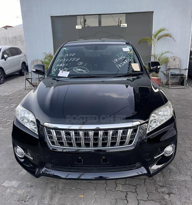 Toyota Vanguard 2011 Black