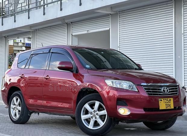 Toyota Vanguard 2008 Red