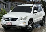 Volkswagen Tiguan 2009 White for sale