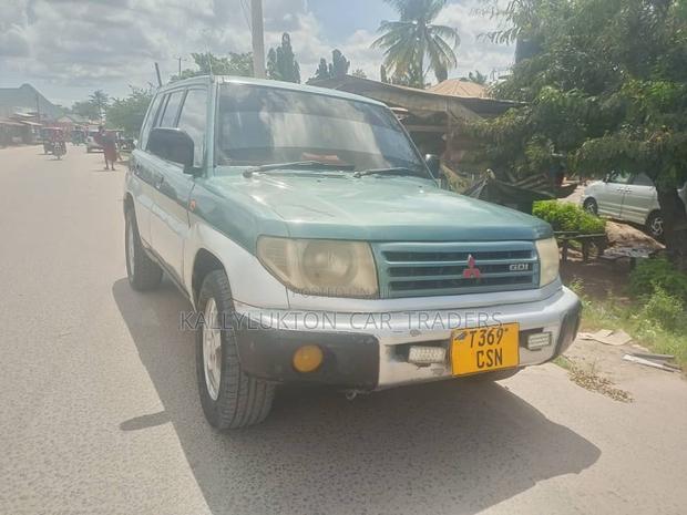 Mitsubishi Pajero 1999 Green