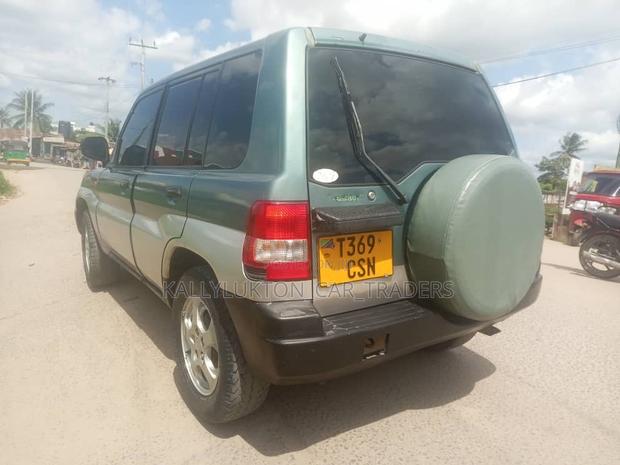 Mitsubishi Pajero 1999 Green