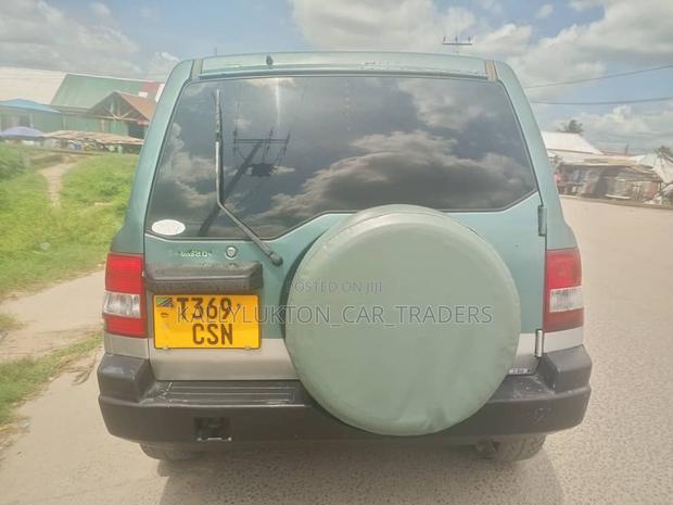 Mitsubishi Pajero 1999 Green