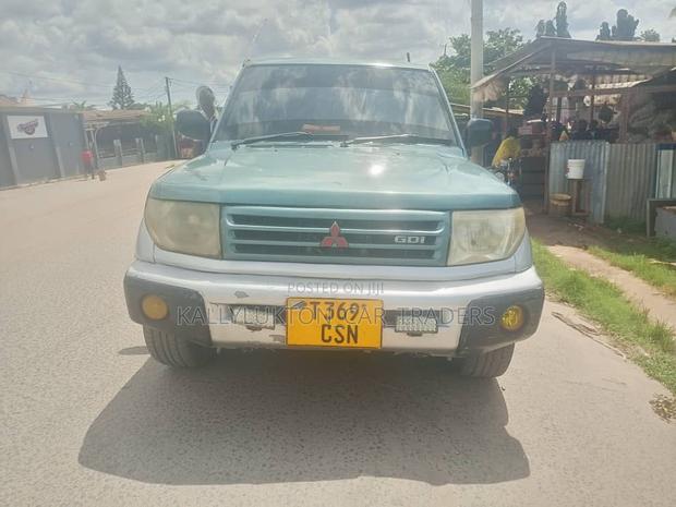Mitsubishi Pajero 1999 Green