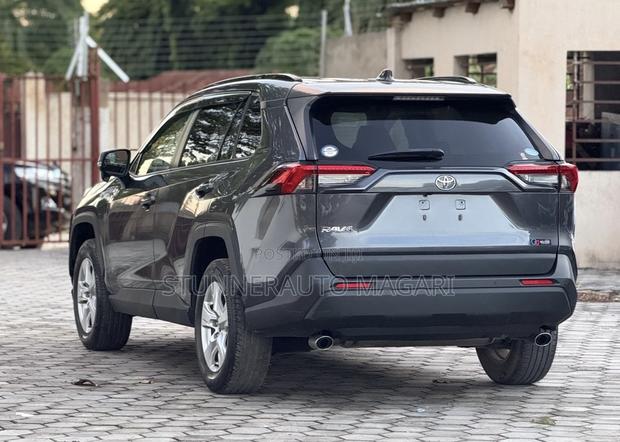 Toyota RAV4 2019 Gray