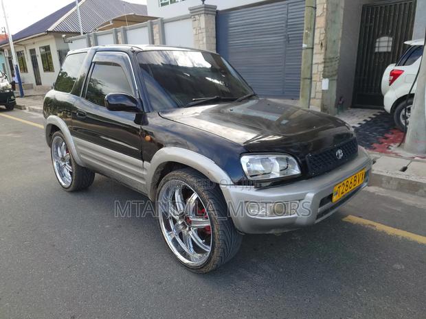 Toyota RAV4 Base AWD 2001 Black
