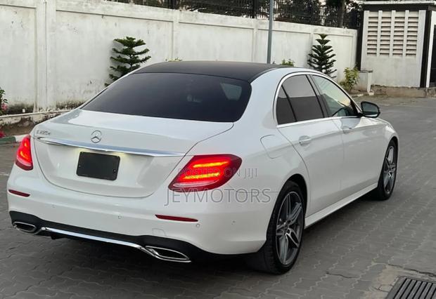Mercedes-Benz E200 2017 Pearl