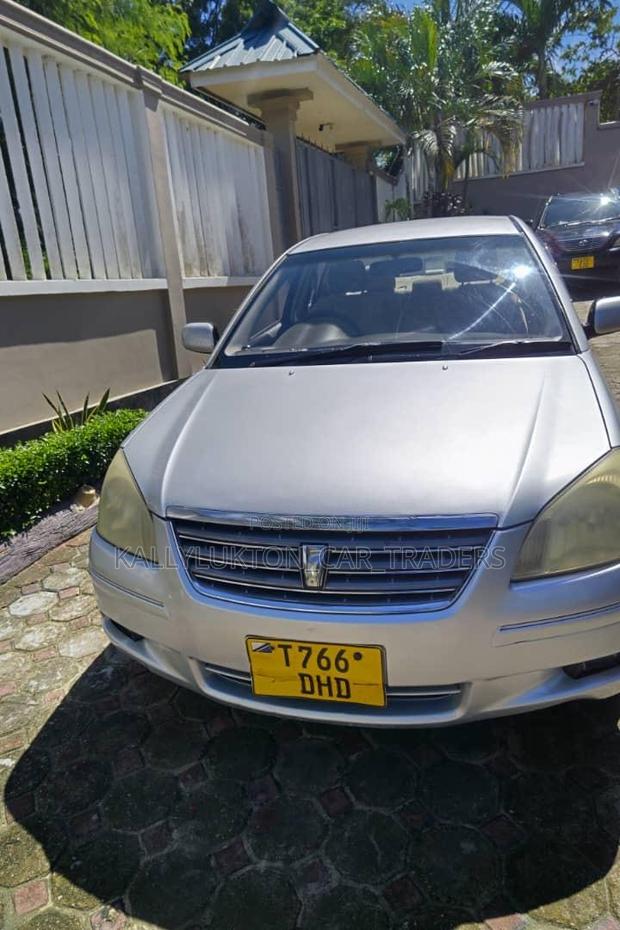 Toyota Premio 2005 Silver