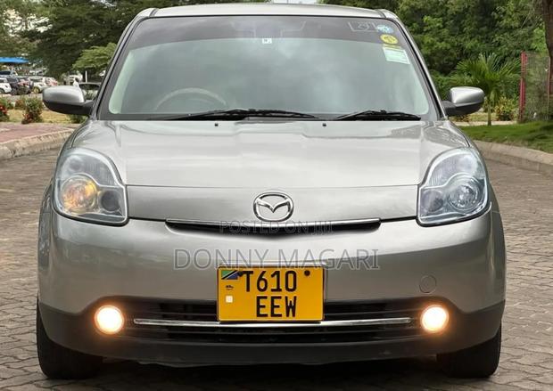 Mazda Verisa 2010 Gray