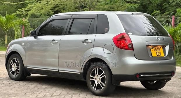 Mazda Verisa 2010 Gray